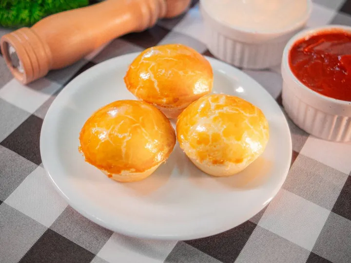 Empada de frango do Sabor de Mãe, salgados tamanho lanche