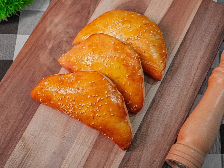 Pastel assado de frango do Sabor de Mãe, salgados tamanho lanche